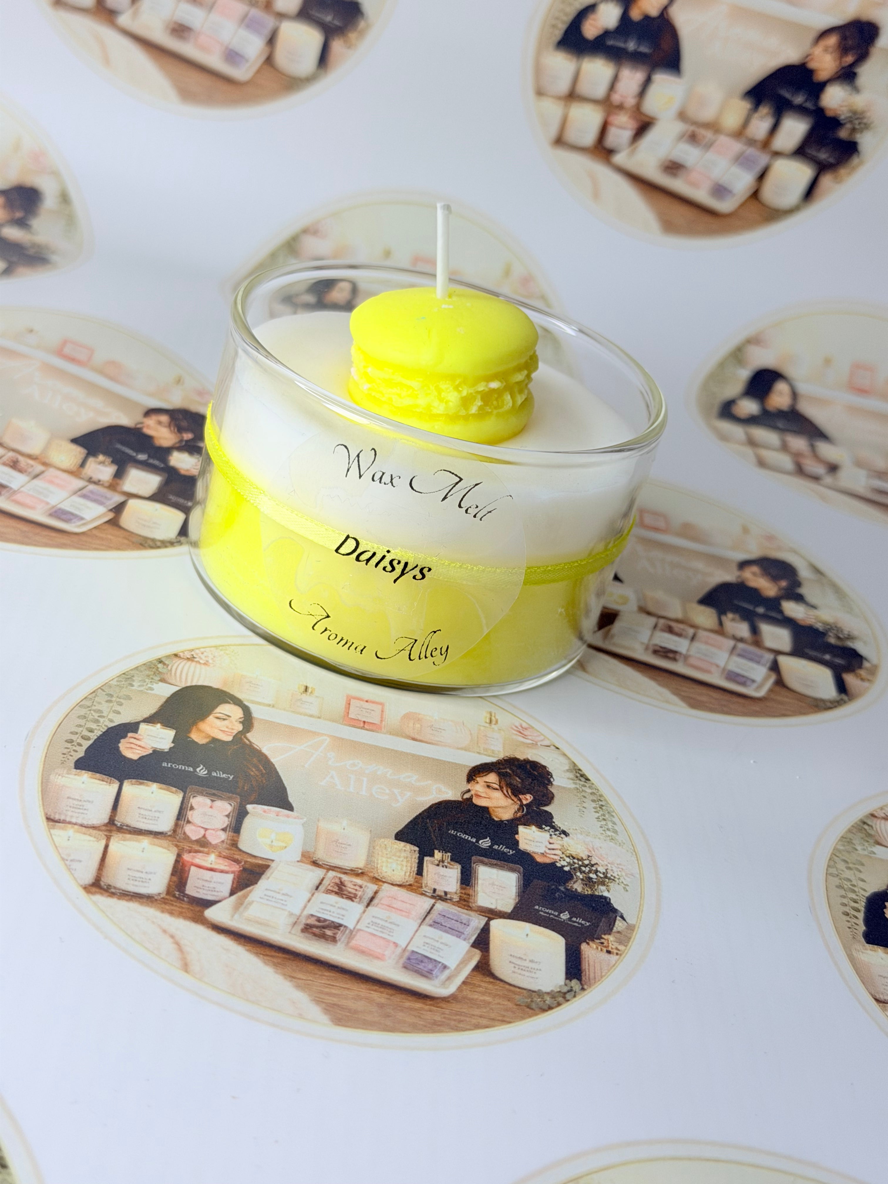 Daisy's Macaron Glass Candle